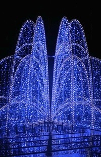 blue-fountain-lights